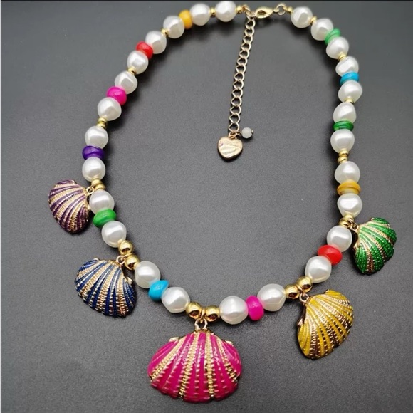Betsey Johnson Shell Charm Pearl Statement Necklace Multi NEW - Picture 2 of 9